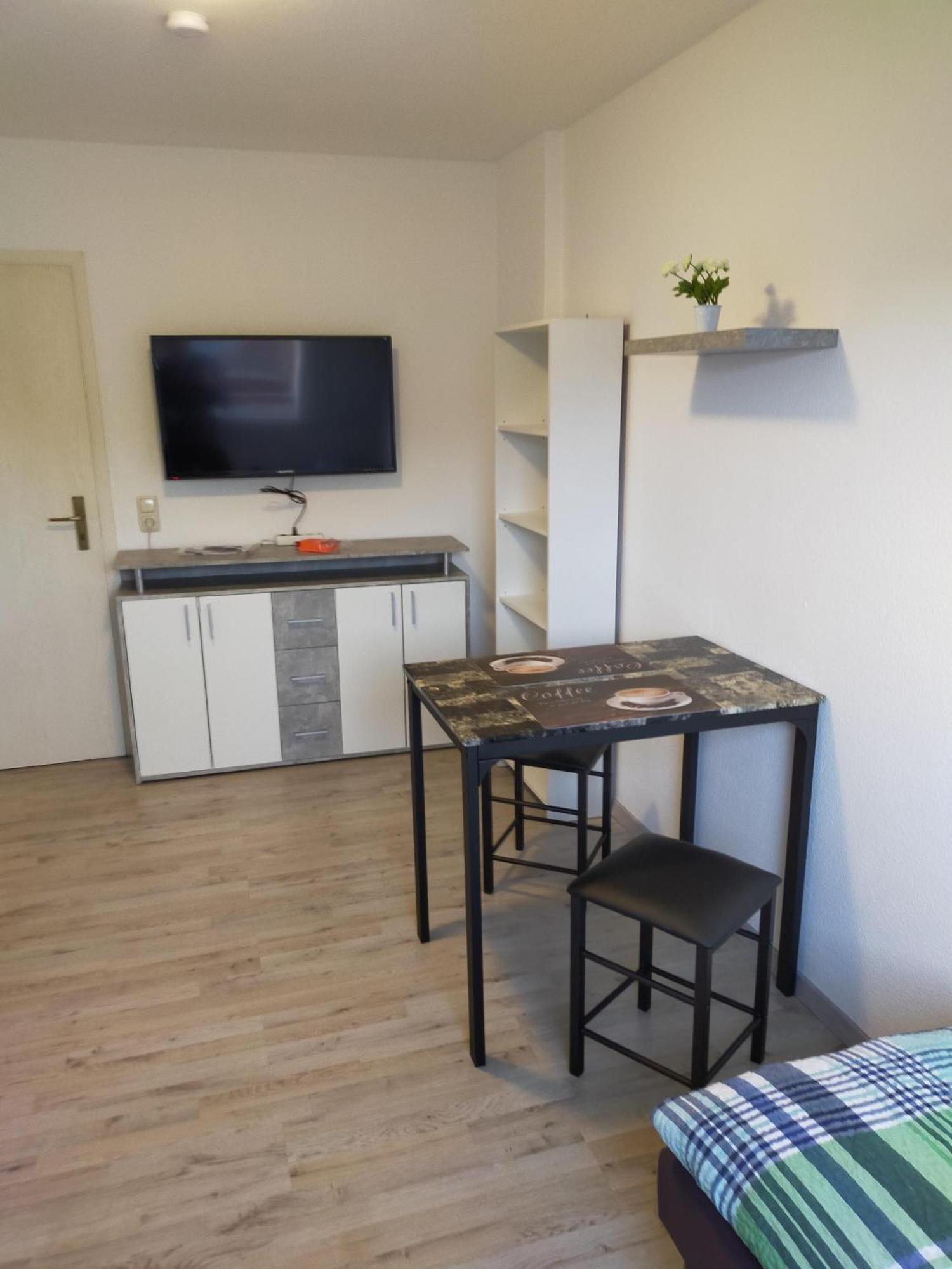 Flex Aparts - Grosse, Moeblierte Wohnung In Zwickau Mit 2 Zimmern 外观 照片