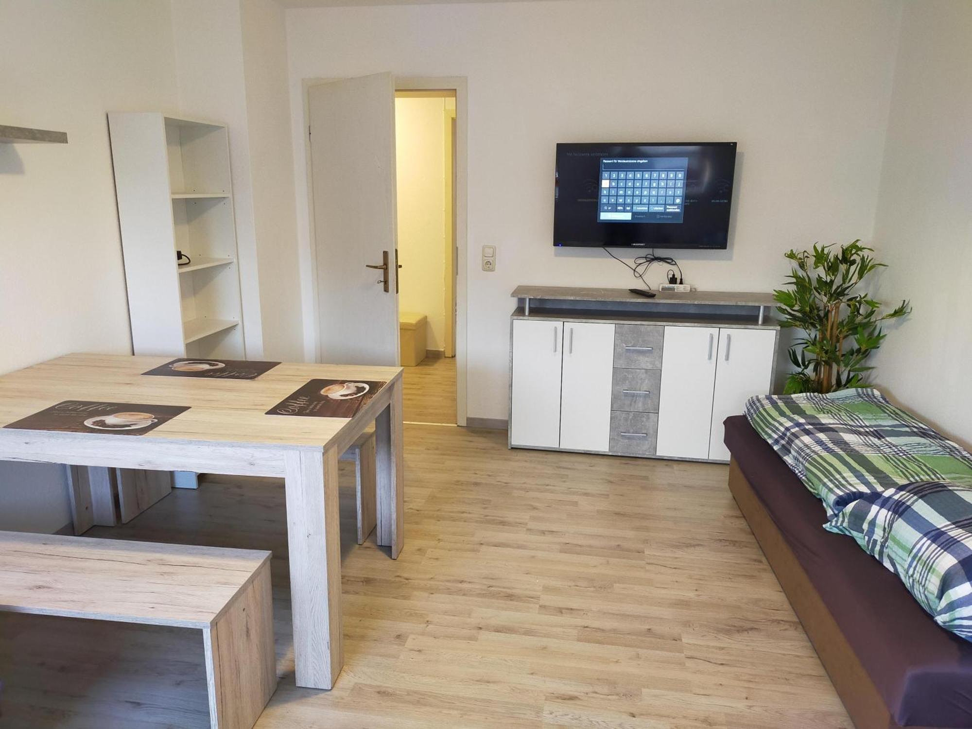 Flex Aparts - Grosse, Moeblierte Wohnung In Zwickau Mit 2 Zimmern 外观 照片